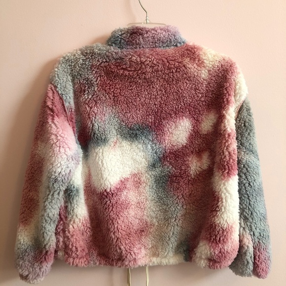 Sherpa Pullover - Picture 2 of 6